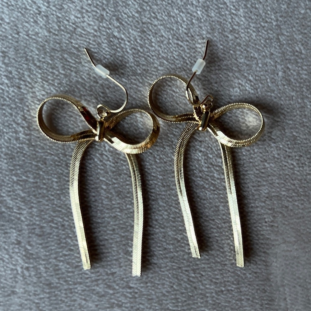 House of Harlow 1960 Gold Bow Herringbone Chain Drop Earrings 14k Plated - Picture 5 of 5